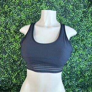 Black strapy back sport bra‎
